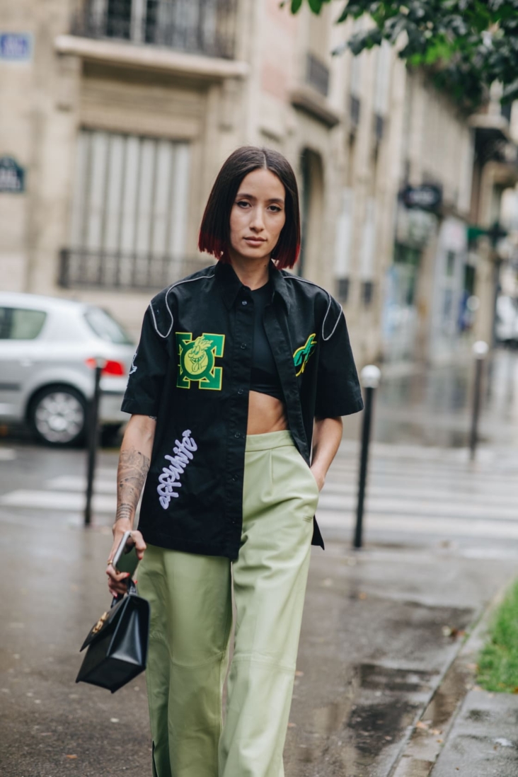 Backstage » Street Style Spring/Summer 2022 Paris Fashion Week - Backstage